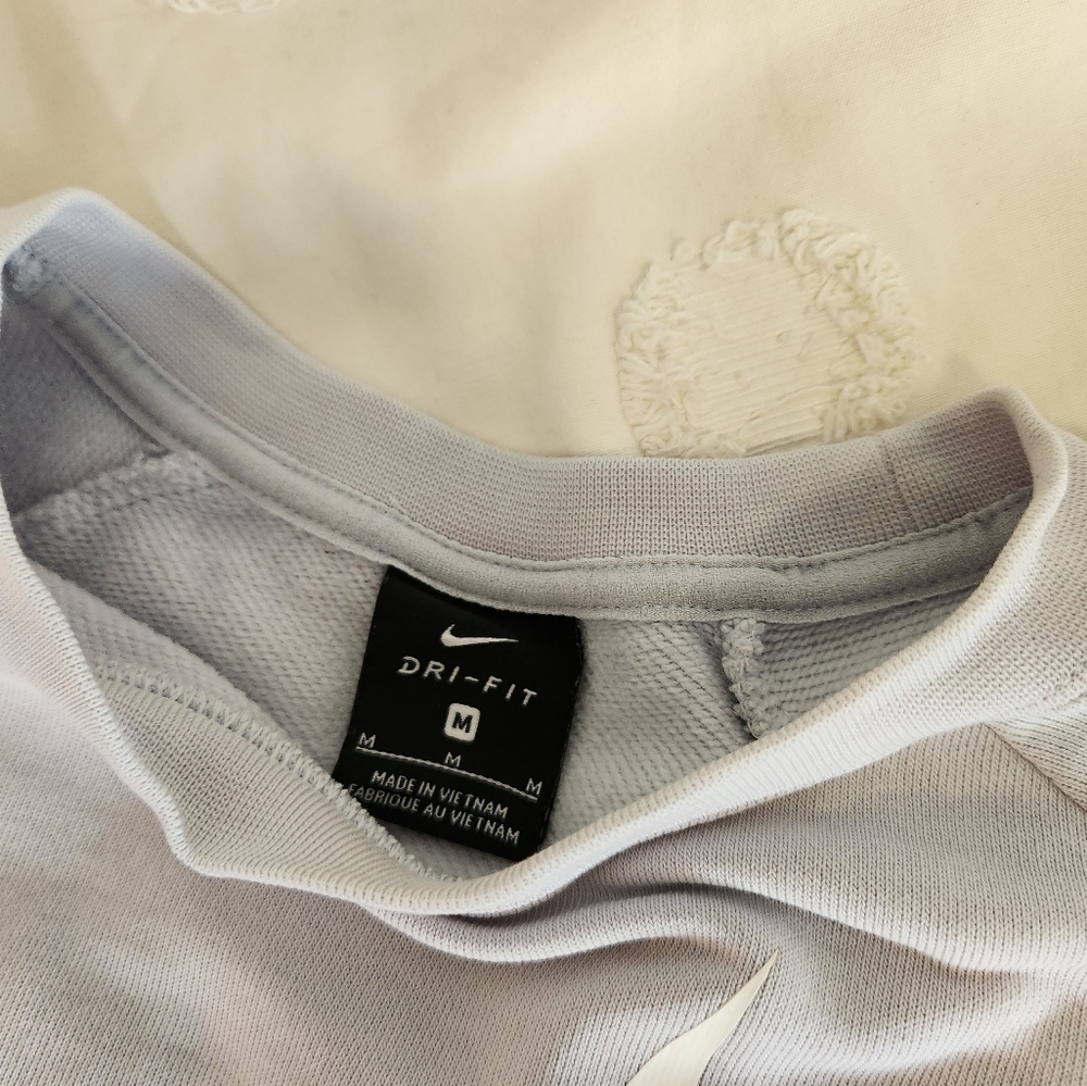 Nike Versa Grey Crop Sweatshirt - Picture 5 of 5
